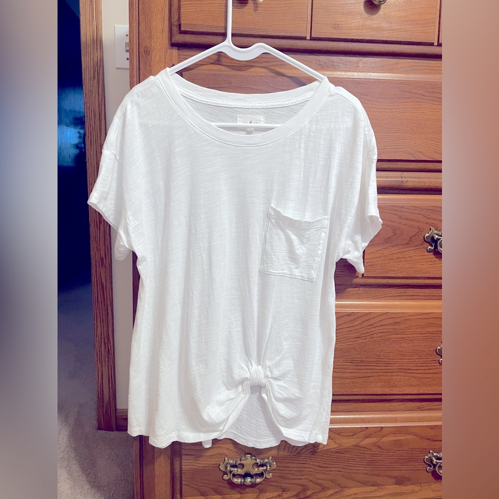 “White” Lou & Grey Knotted Softslub Pocket Tee, Size M